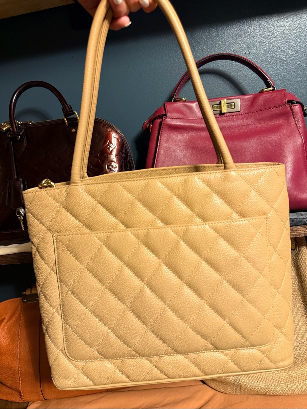 CHANEL Medallion Tote Vintage Beige Quilted Caviar CC -24 Carat Gold Charm - Picture 2 of 8